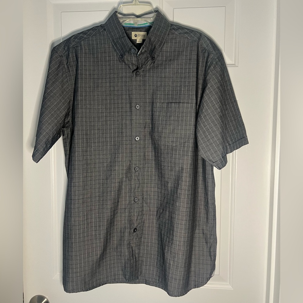 Haggar Men's Gray short sleeve business casual Shirt